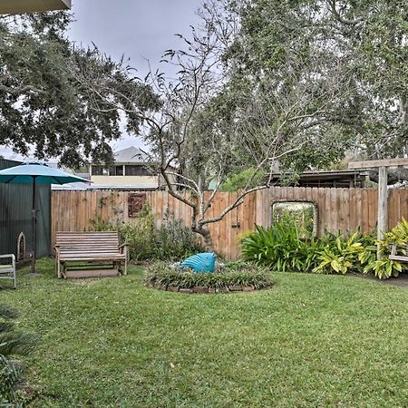 Old Town Getaway, Walk To Shopping, Dining, And Bay! Apartment Bay St. Louis Exterior foto