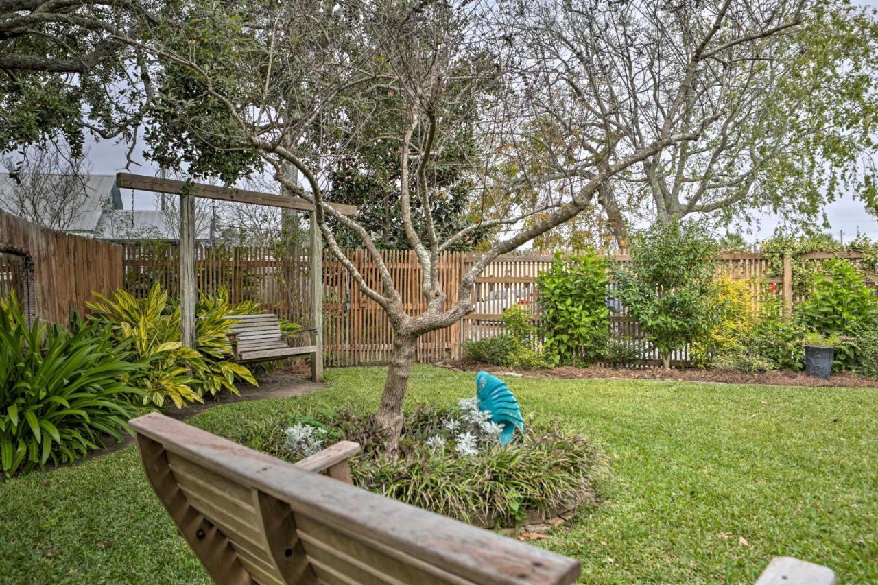 Old Town Getaway, Walk To Shopping, Dining, And Bay! Apartment Bay St. Louis Exterior foto