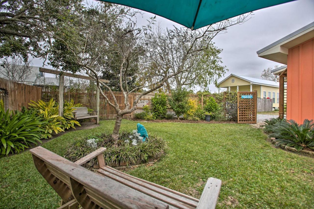 Old Town Getaway, Walk To Shopping, Dining, And Bay! Apartment Bay St. Louis Exterior foto
