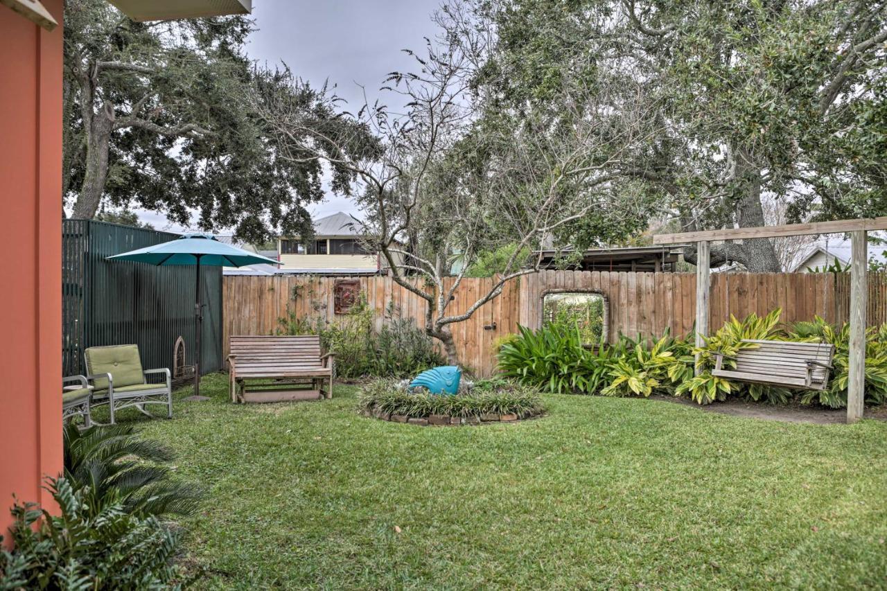 Old Town Getaway, Walk To Shopping, Dining, And Bay! Apartment Bay St. Louis Exterior foto