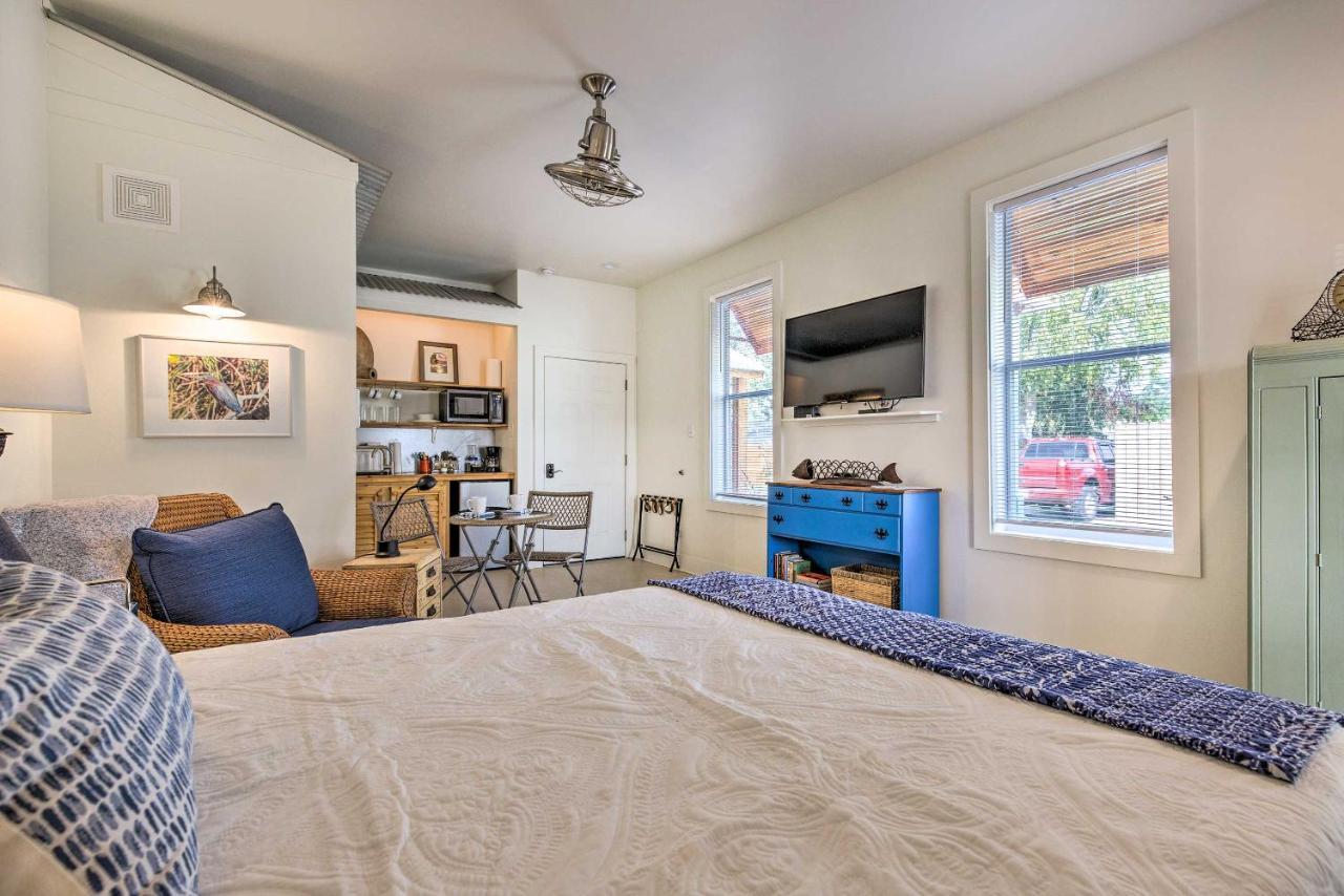 Old Town Getaway, Walk To Shopping, Dining, And Bay! Apartment Bay St. Louis Exterior foto