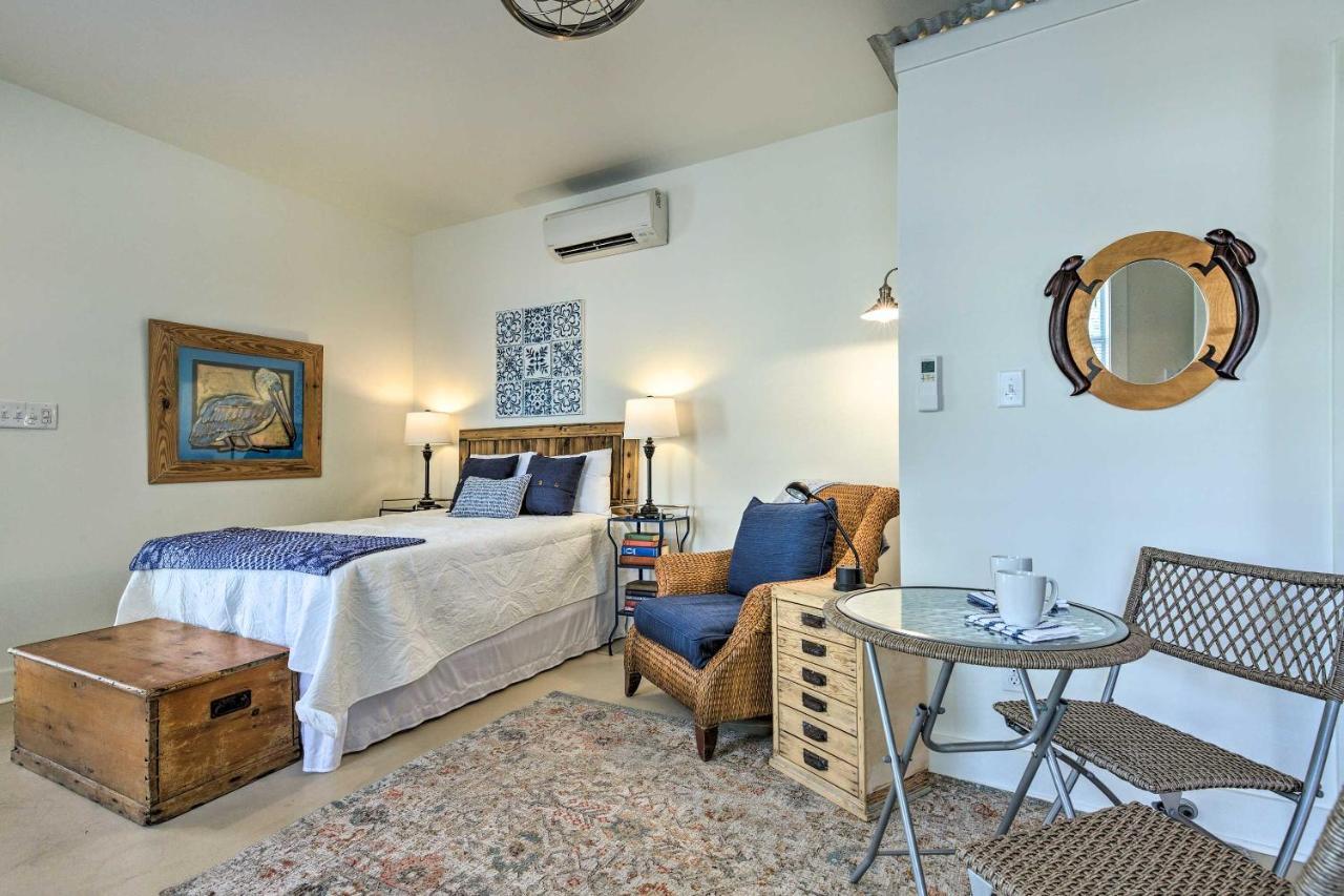 Old Town Getaway, Walk To Shopping, Dining, And Bay! Apartment Bay St. Louis Exterior foto